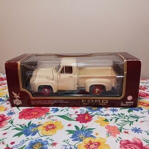 Yat Ming Road Legend 1953 Ford F-100 Pickup Truck 1:18 Scale Diecast Model Cream